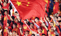 足球报谈U16国足夺冠：进攻多点开花，防线短板造战术选择困境