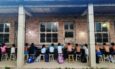开云APP下载:铁皮房、土操场，这里有一座“筑梦”摔跤馆